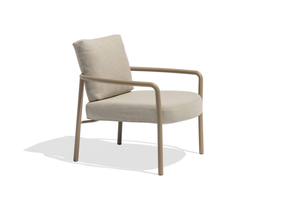 Kori Low Chair, Edelstahl, inkl. Kissen